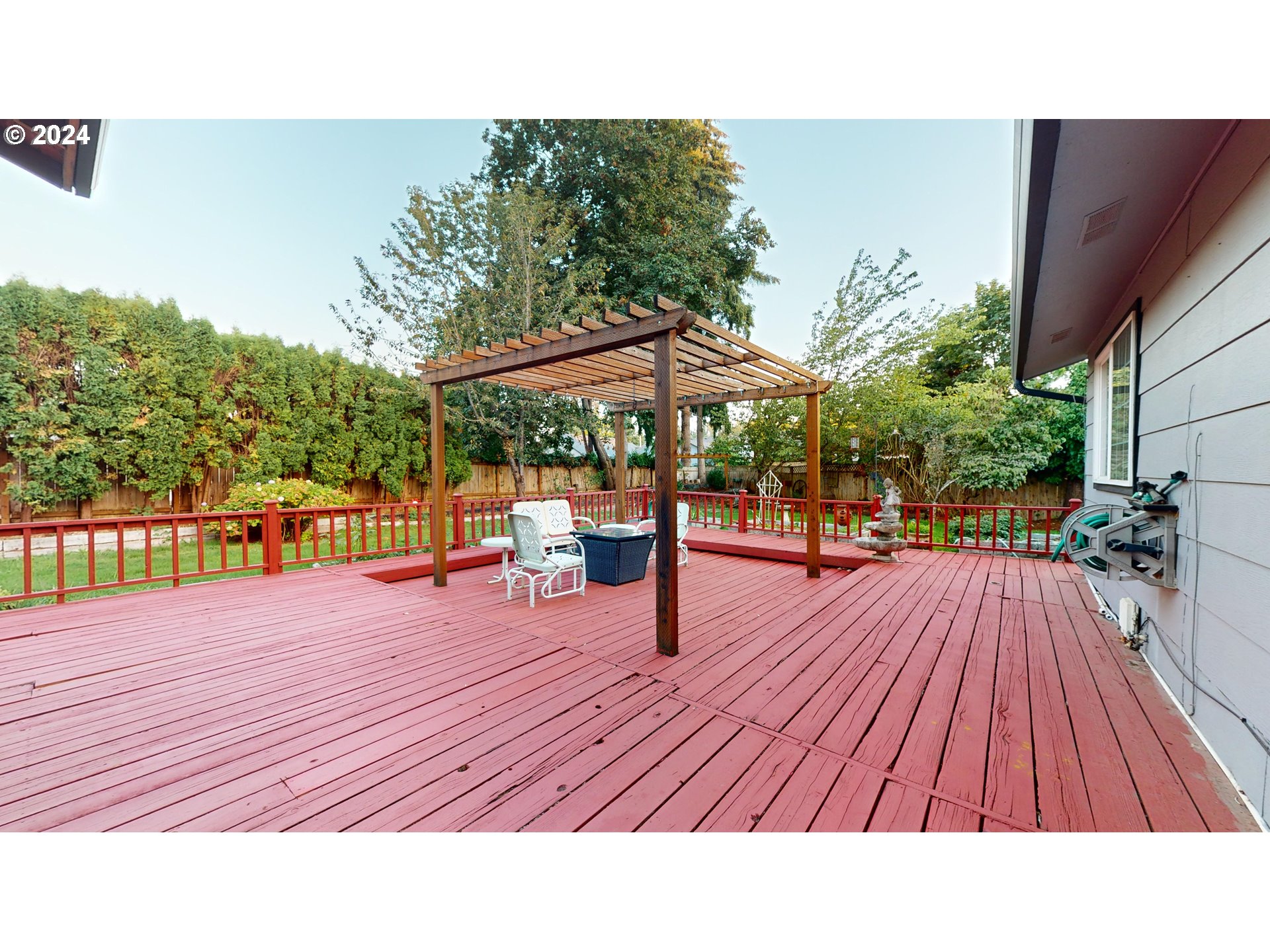 631 Rayner Avenue Springfield, OR 97477 - Photo 32 of 40 a outdoor view with a sitting space