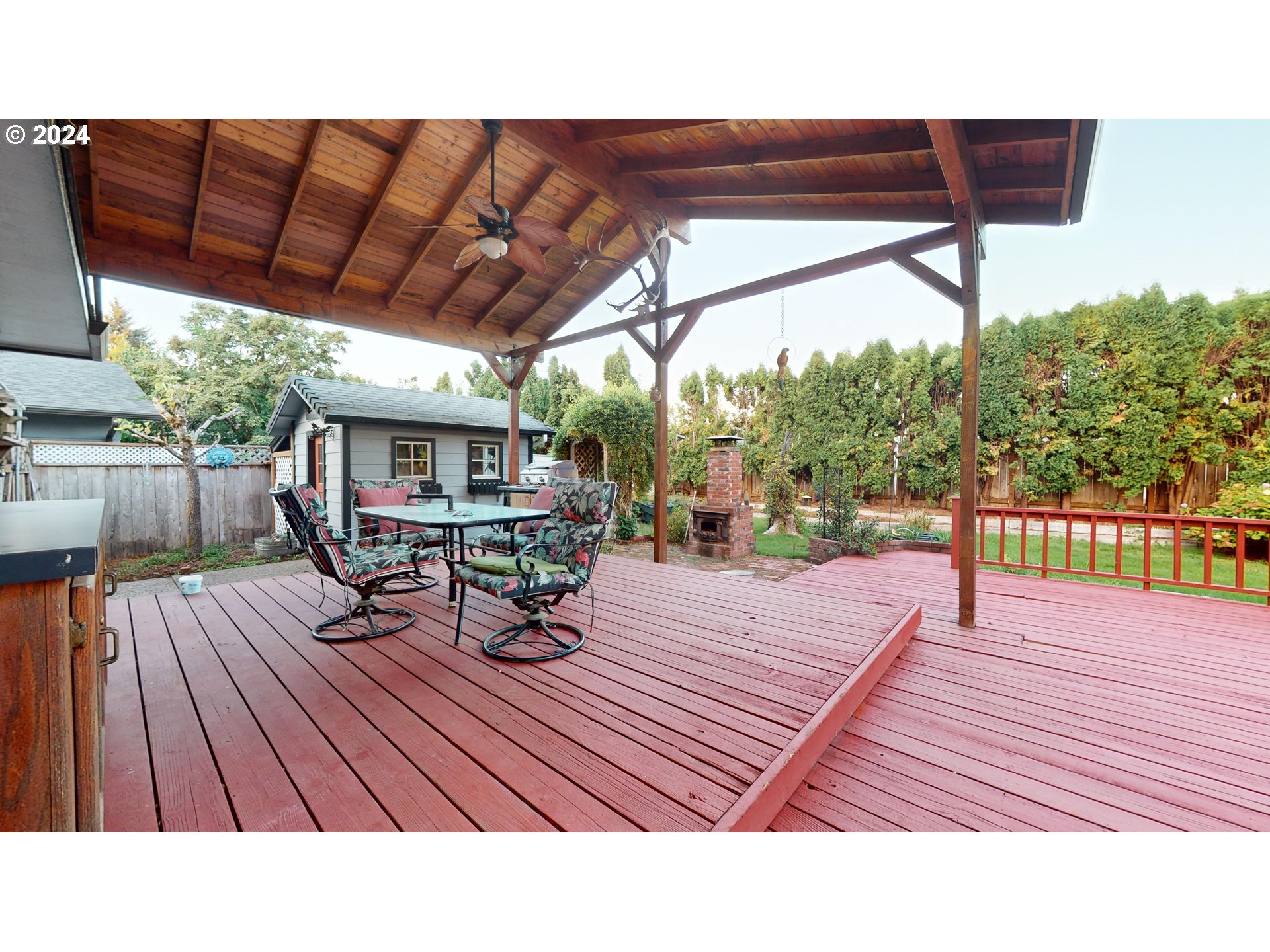 631 Rayner Avenue Springfield, OR 97477 - Photo 33 of 40 a outdoor view with a sitting space