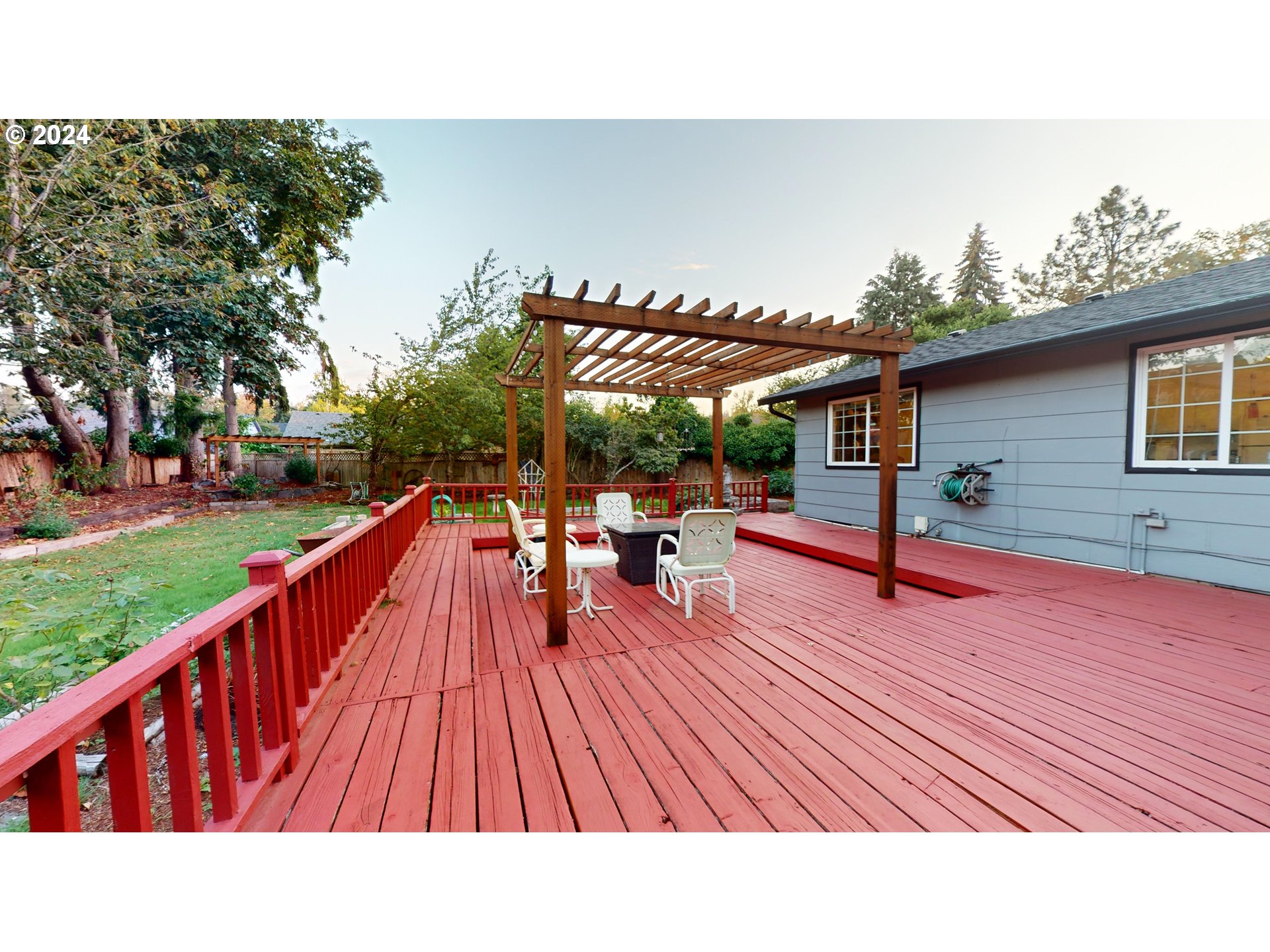 631 Rayner Avenue Springfield, OR 97477 - Photo 35 of 40 a outdoor view with a sitting space