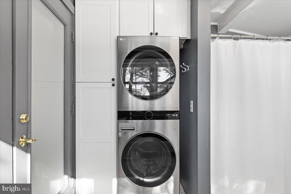 23320 Watson Road Leesburg, VA 20175 - Photo 26 of 51 laundry area