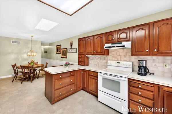 $629,900 | 6669 West H Avenue, Kalamazoo, MI 49009