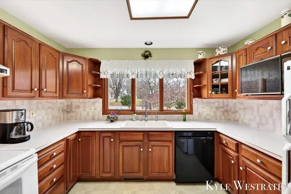 $629,900 | 6669 West H Avenue, Kalamazoo, MI 49009