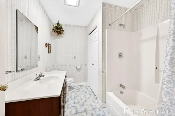 $629,900 | 6669 West H Avenue, Kalamazoo, MI 49009