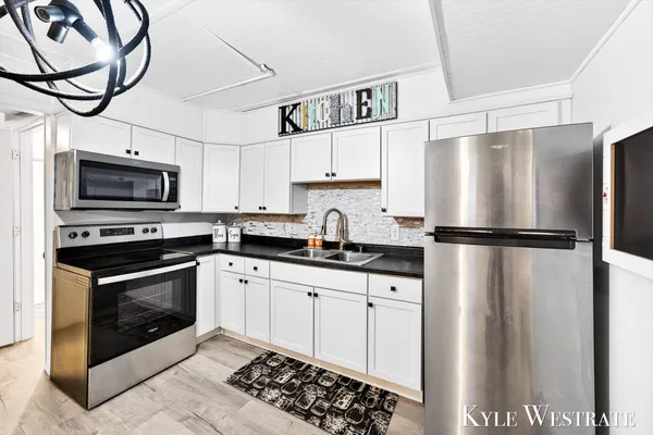 $629,900 | 6669 West H Avenue, Kalamazoo, MI 49009