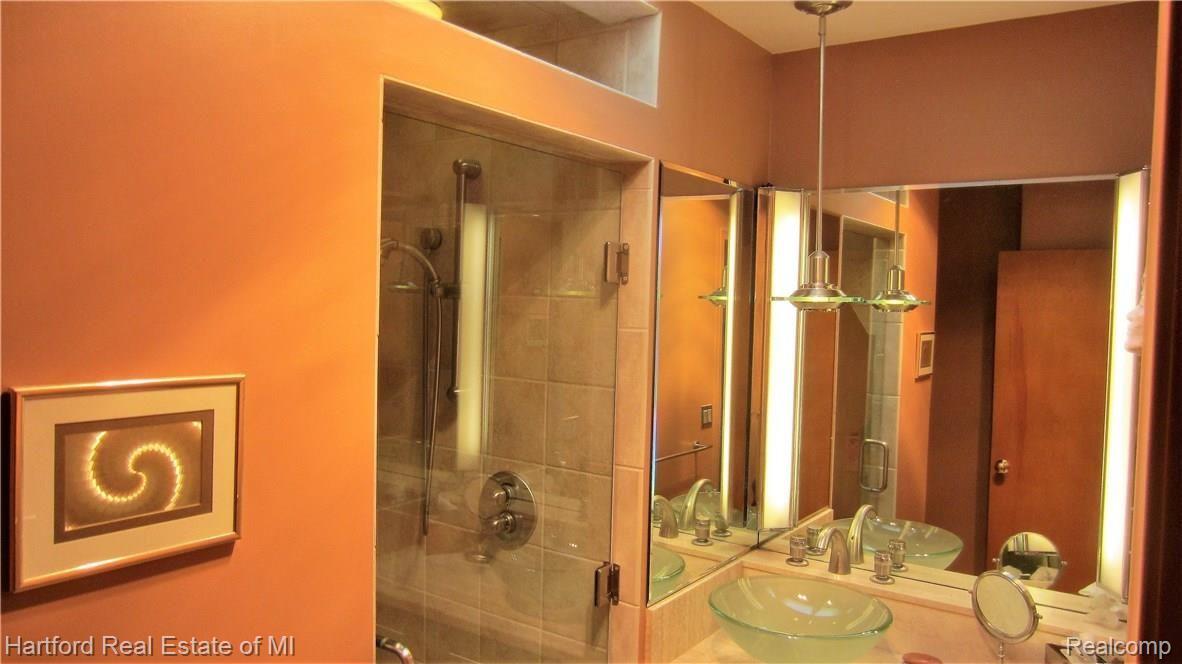 36102 Paddleford Road Farmington, MI 48331 - Photo 29 of 37 IMG_5036.JPG