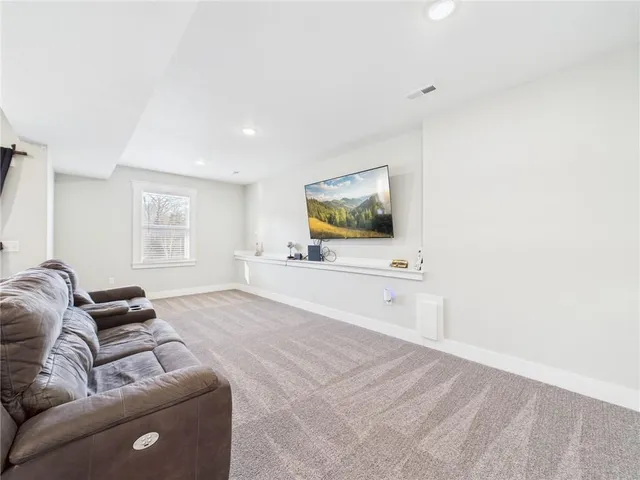 $395,000 | 110 Newberry Court, Knob Noster, MO 65336