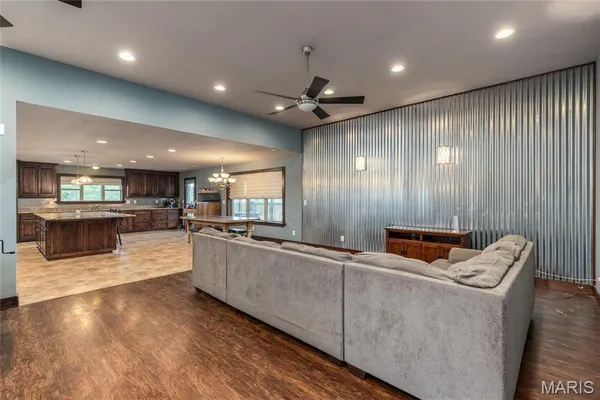 $1,490,000 | 26469 Roam Drive, Waynesville, MO 65583