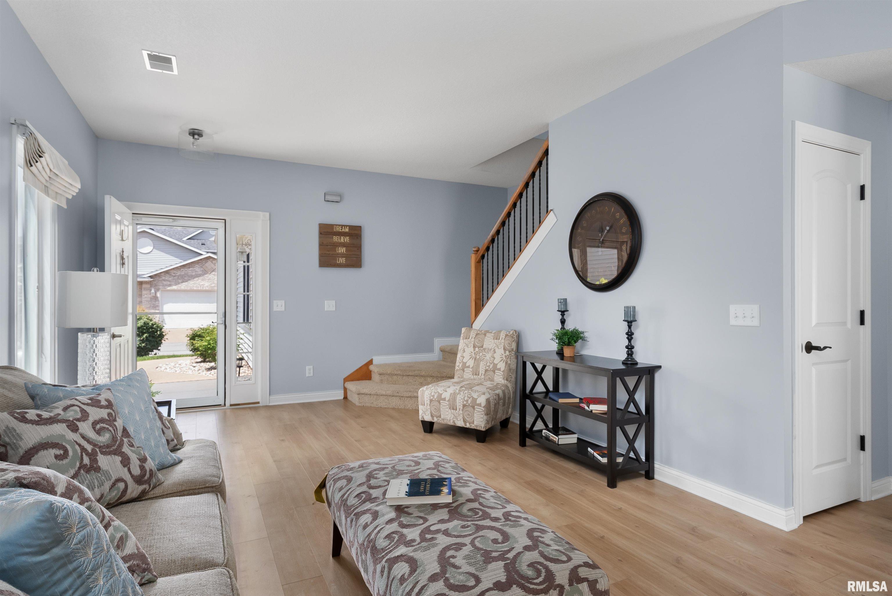 32 Villa Drive Hampton, IL 61256 - Photo 3 of 32