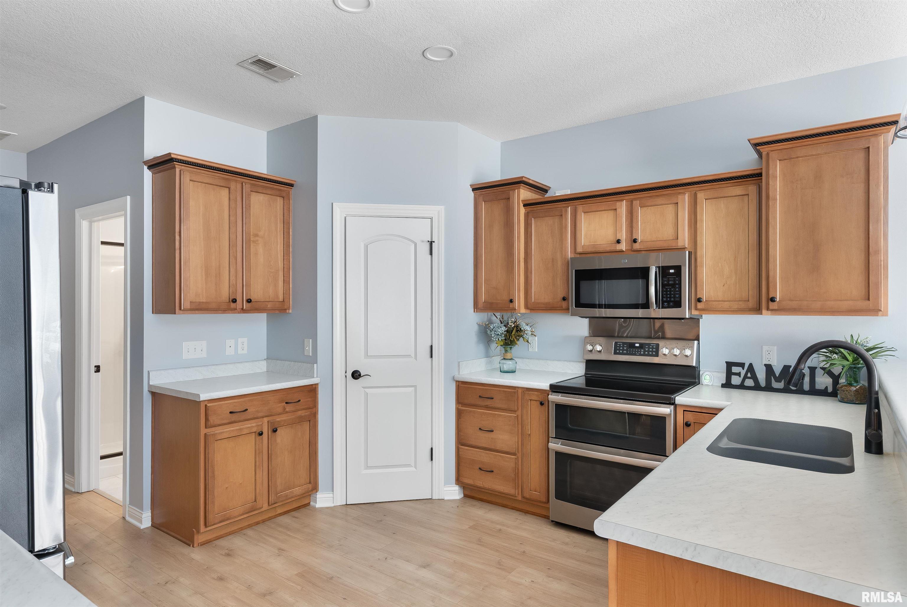 32 Villa Drive Hampton, IL 61256 - Photo 9 of 32