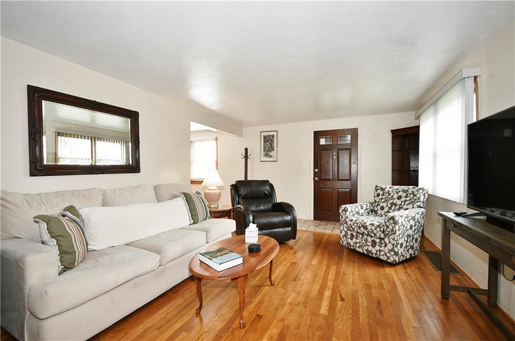 4374 Homestead Duquesne Road Homestead, PA 15120 - Photo 5 of 37