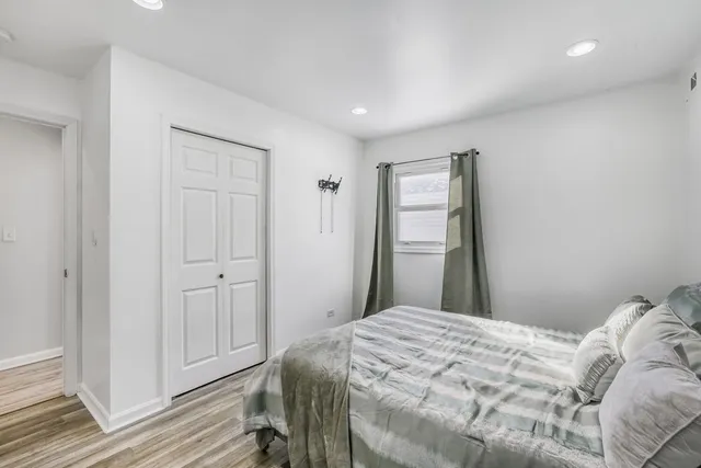 $320,000 | 290 Oakwood Drive, Antioch, IL 60002