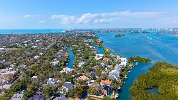 $1,600,000 | 5231 Siesta Cove Drive, Sarasota, FL 34242