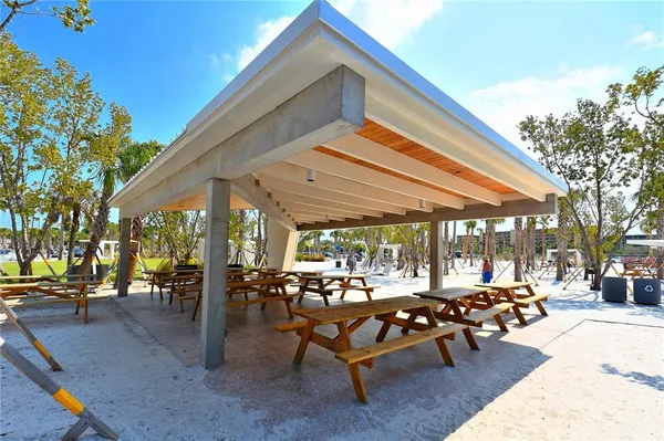 $1,600,000 | 5231 Siesta Cove Drive, Sarasota, FL 34242