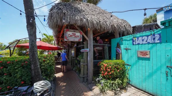 $1,600,000 | 5231 Siesta Cove Drive, Sarasota, FL 34242