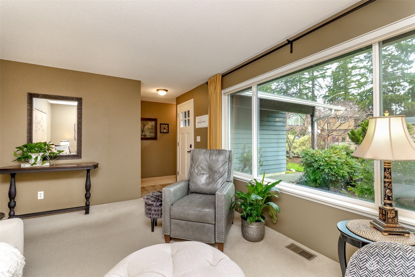19319 140th Place Southeast Renton, WA 98058 - Photo 5 of 31 Gallery Image 5
