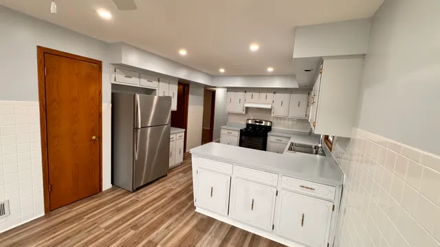 $2,200 | 5517 West Windsor Avenue, Unit 1, Chicago, IL 60630