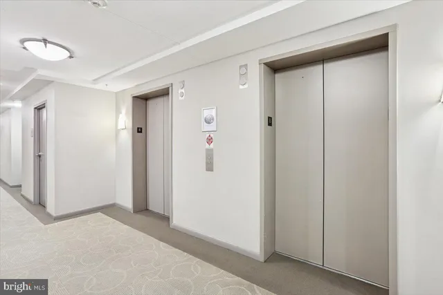 $2,150 | 1021 North Garfield Street, Unit 806, Arlington, VA 22201