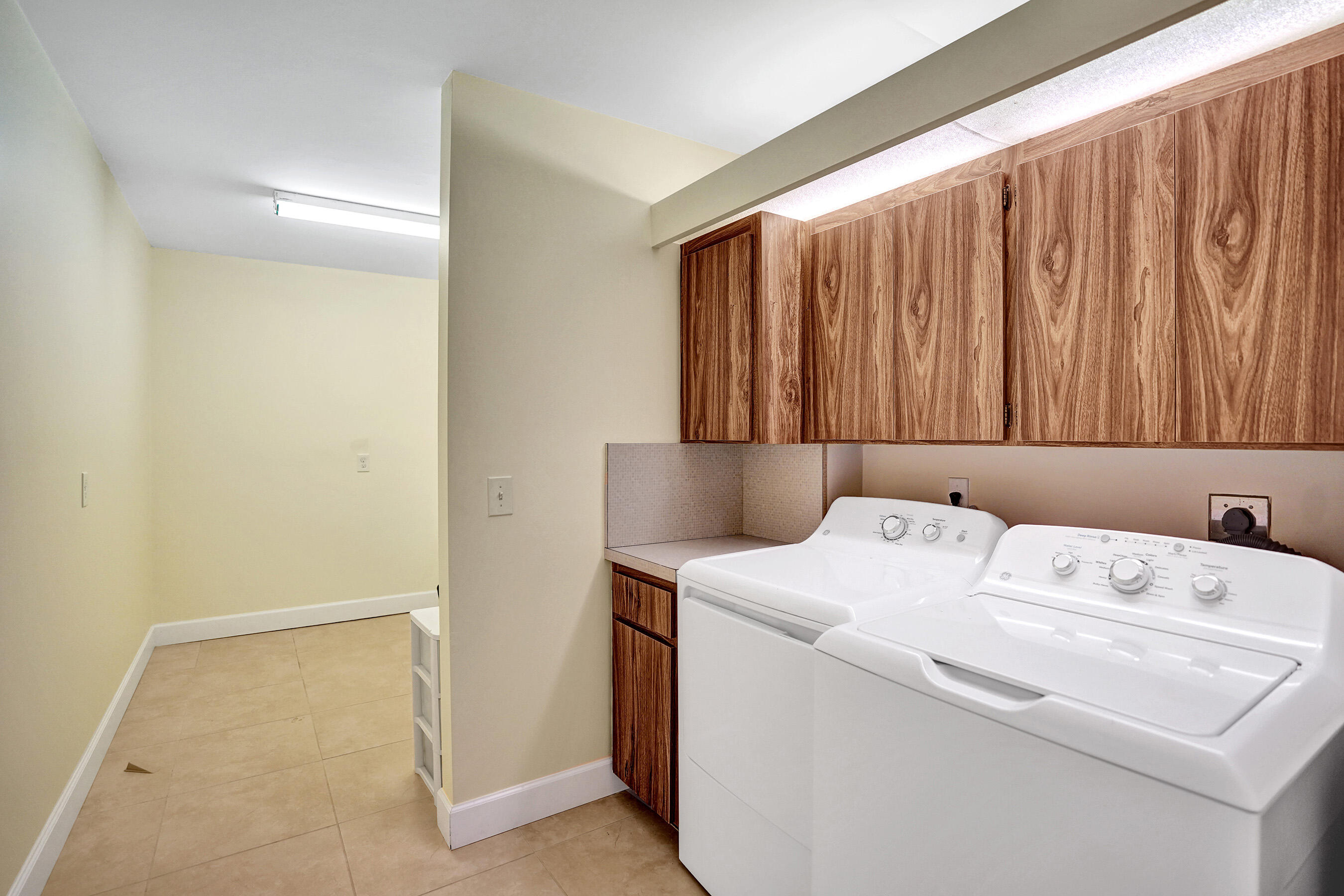 6037 Balboa Circle, Unit 101 Boca Raton, FL 33433 - Photo 19 of 29 Uitlity and Storage Room