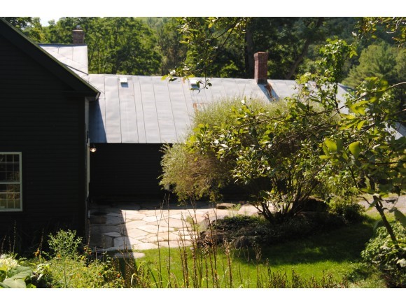 78 Spring Road Tunbridge, VT 05077 - Photo 3 of 31