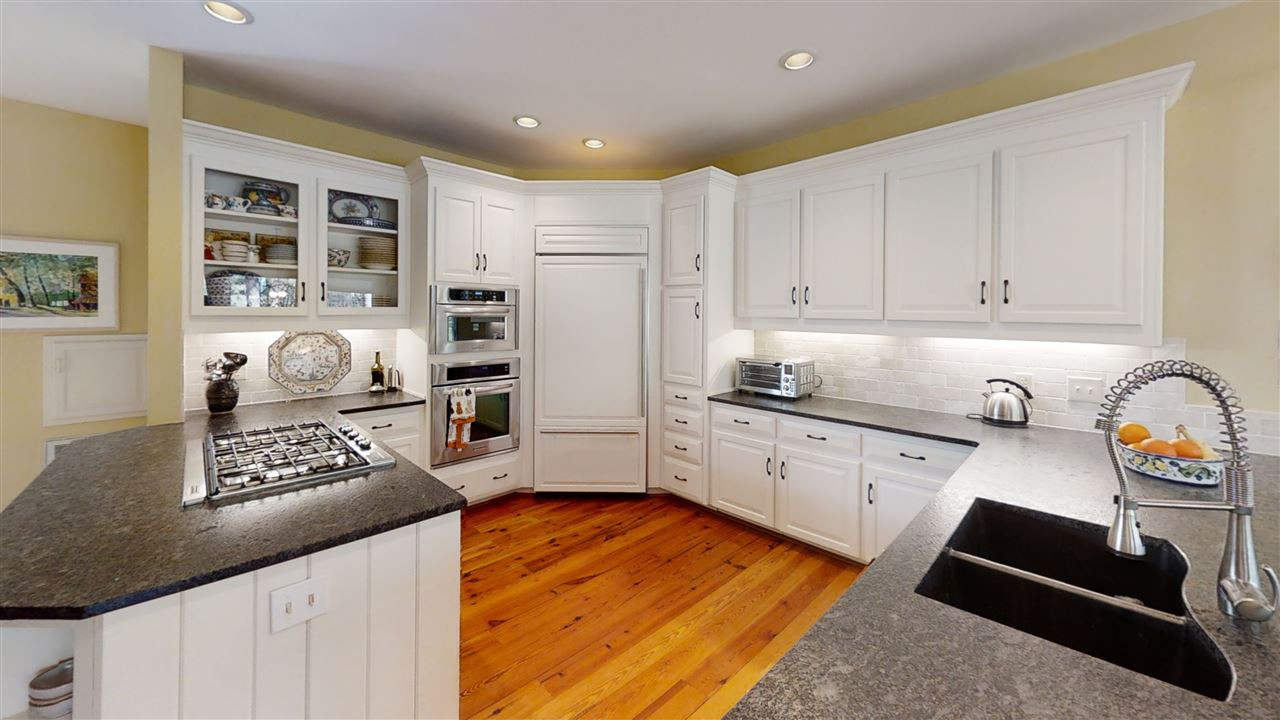 5301 Springfield Drive Raleigh, NC 27609 - Photo 10 of 30 Kitchen