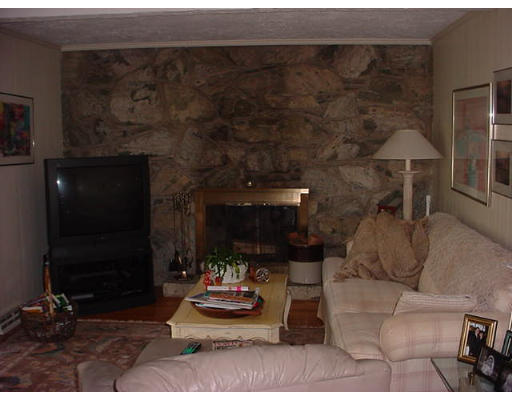 9 Cider Mill Road Framingham, MA 01701 - Photo 3 of 6