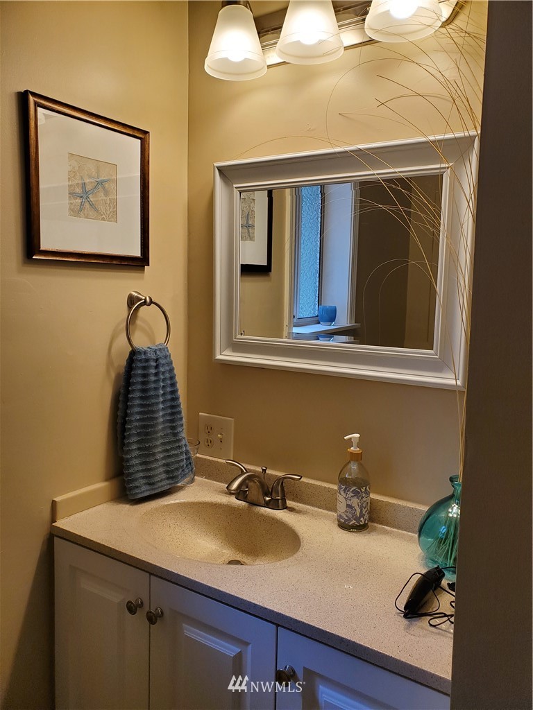 13739 Banner Road Southeast Olalla, WA 98359 - Photo 15 of 40 Gallery Image 15