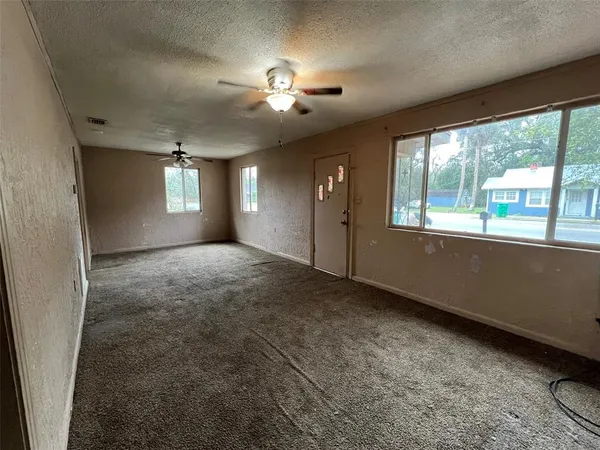 $1,500 | 25042 West U.S. Highway 27, High Springs, FL 32643
