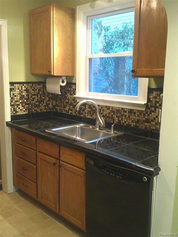2211 Harvard Road Berkley, MI 48072 - Photo 4 of 10 HarvardKitchen2.jpg