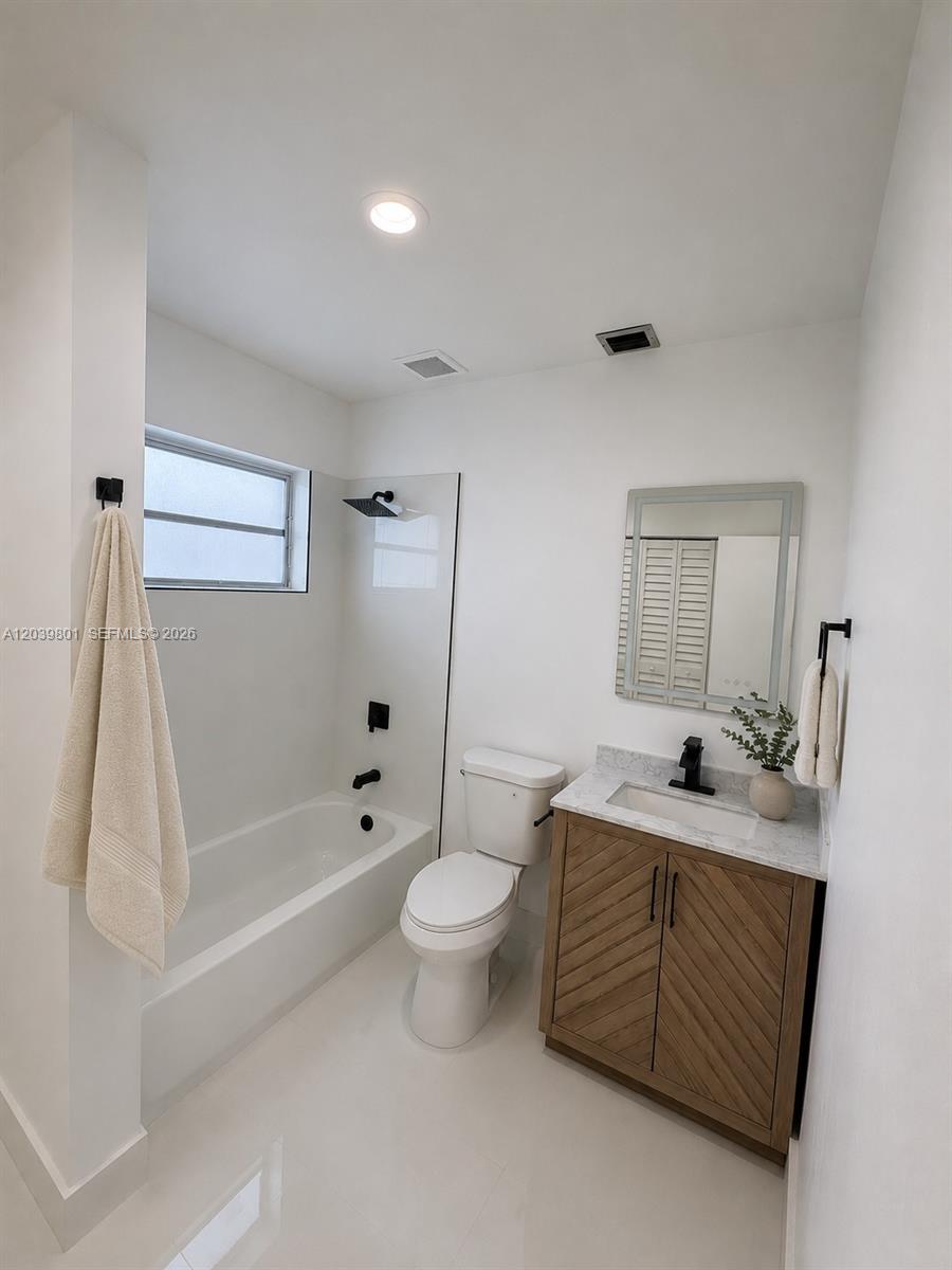 22 Southwest 55th Avenue Road, Unit U Miami, FL 33134 - Photo 4 of 8