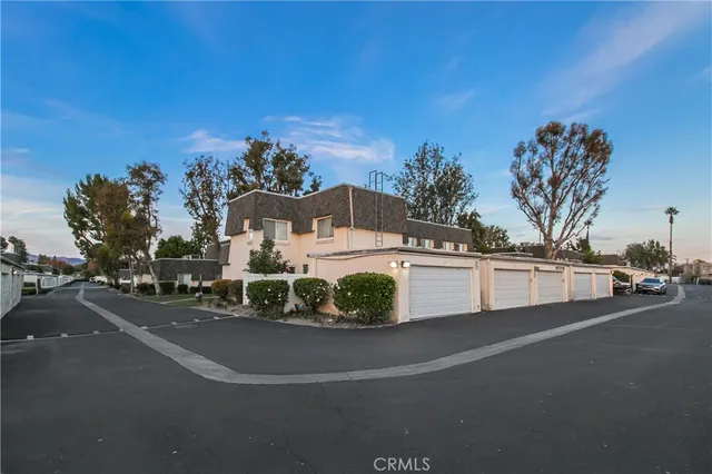 $3,500 | 19052 Hamlin Street, Unit 3, Reseda, CA 91335