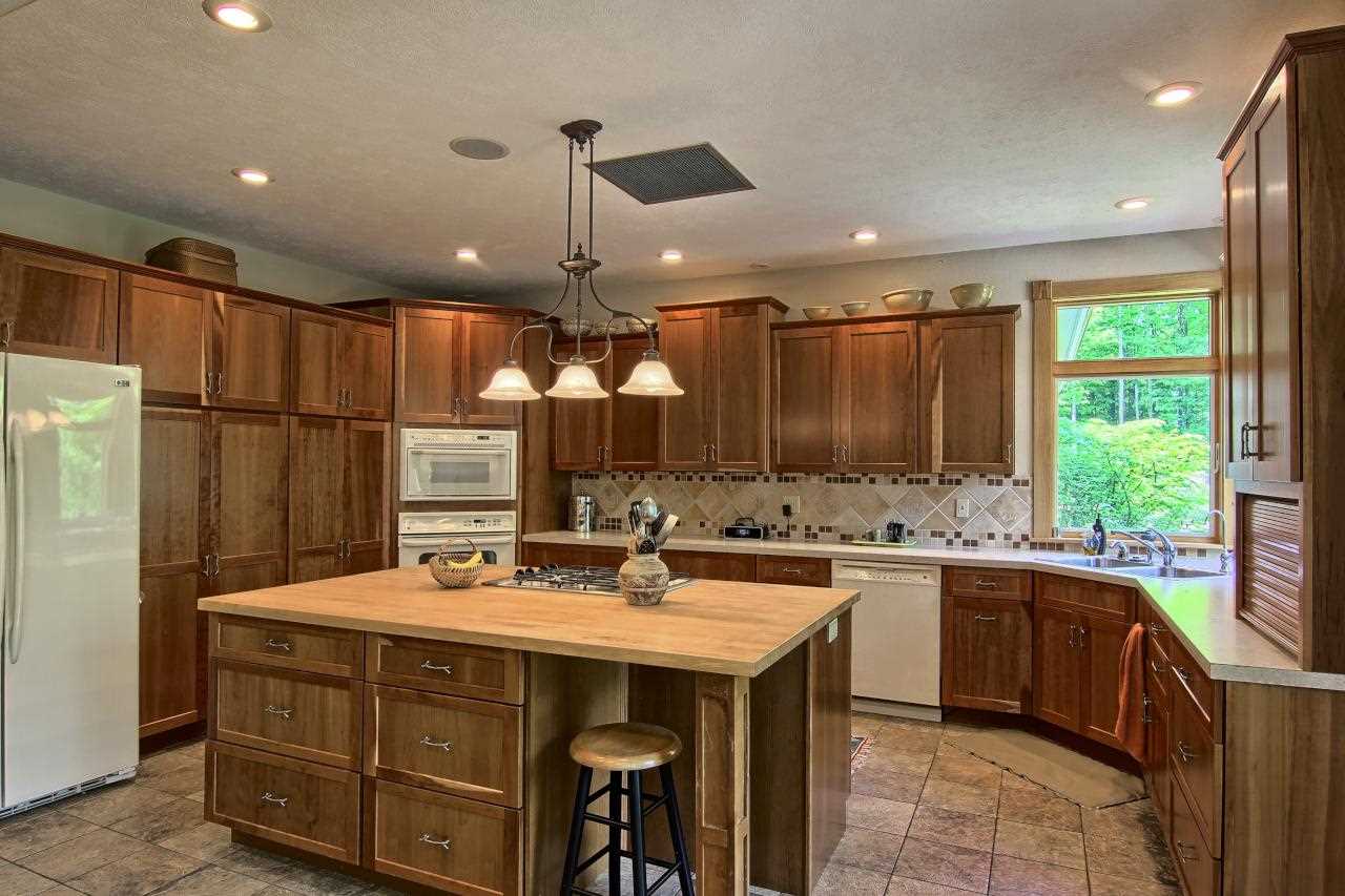 5489 North Jacobson Road Northport, MI 49670 - Photo 17 of 42 1798913-16.JPG