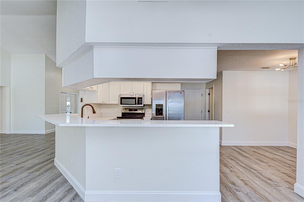 9731 62nd Avenue North St. Petersburg, FL 33708 - Photo 15 of 61