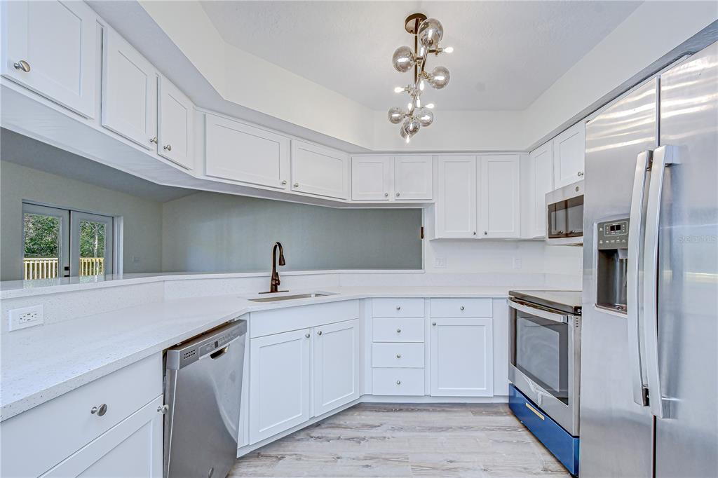 9731 62nd Avenue North St. Petersburg, FL 33708 - Photo 18 of 61