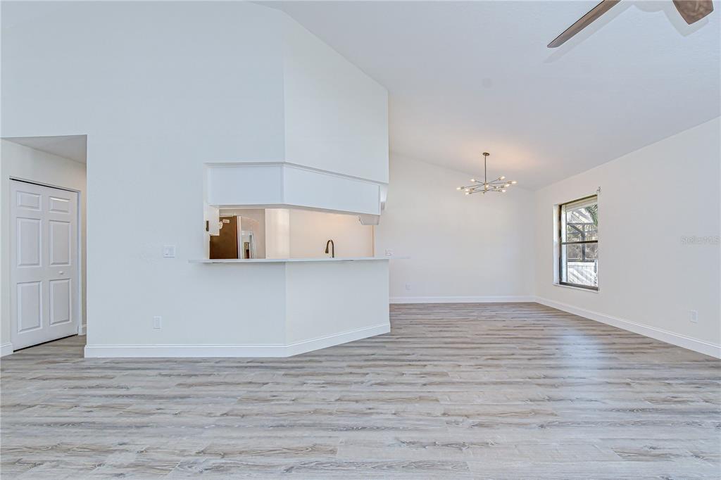 9731 62nd Avenue North St. Petersburg, FL 33708 - Photo 3 of 61