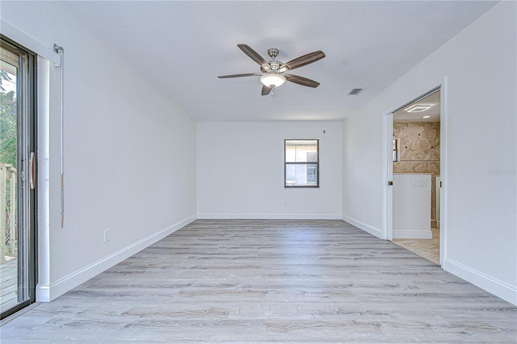 9731 62nd Avenue North St. Petersburg, FL 33708 - Photo 35 of 61