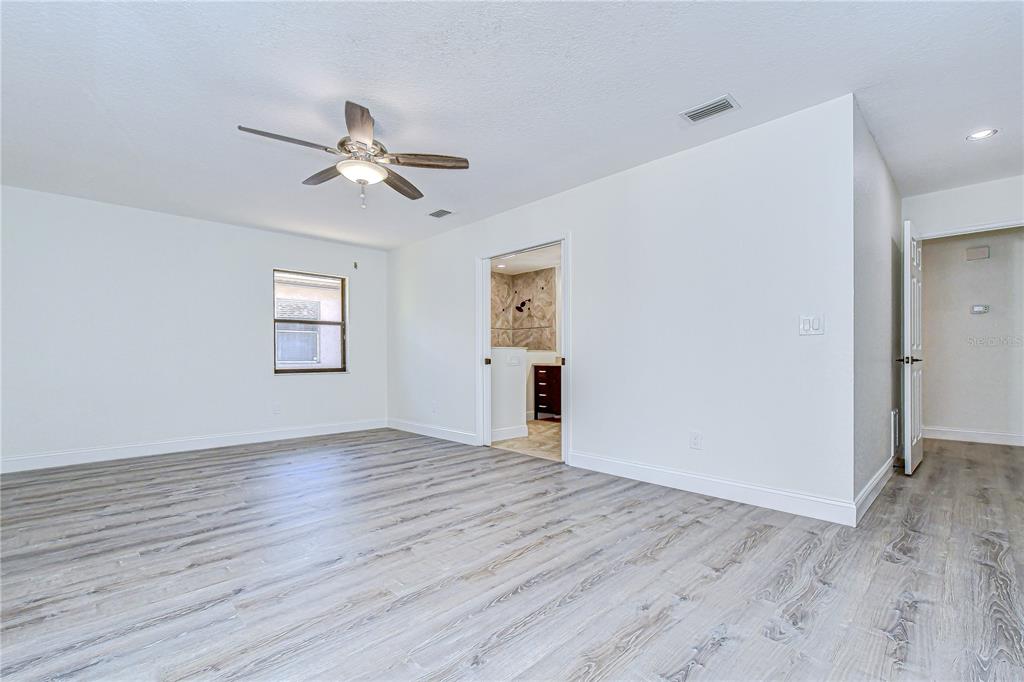 9731 62nd Avenue North St. Petersburg, FL 33708 - Photo 37 of 61