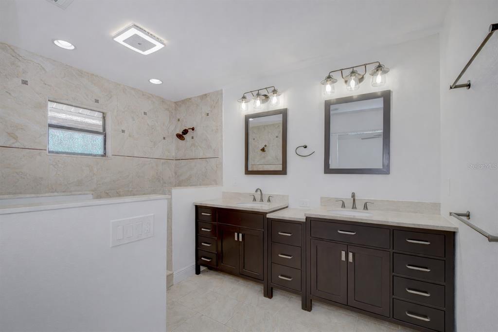 9731 62nd Avenue North St. Petersburg, FL 33708 - Photo 39 of 61