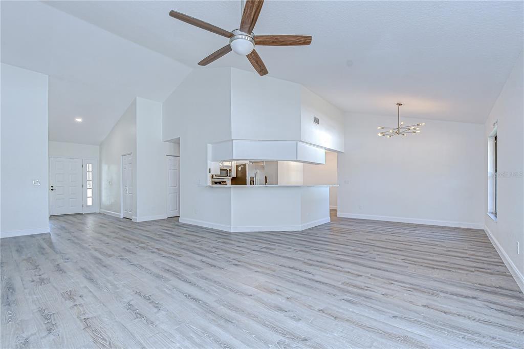 9731 62nd Avenue North St. Petersburg, FL 33708 - Photo 4 of 61