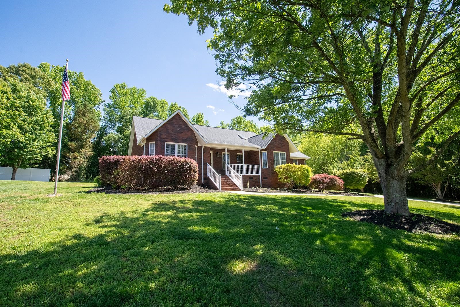 109 Cameron Lane Gaffney, SC 29341 - Photo 2 of 50
