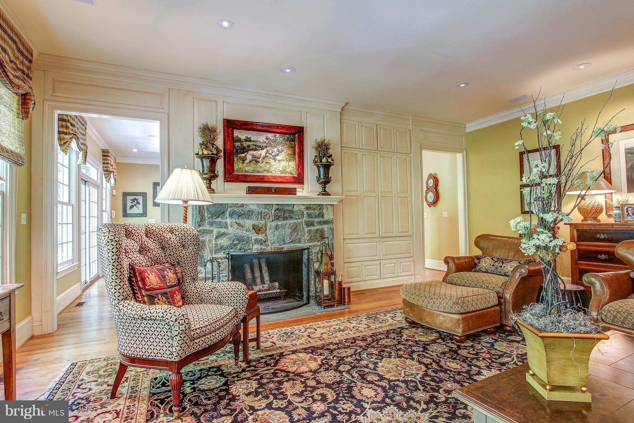 11217 River View Drive Potomac, MD 20854 - Photo 12 of 40 Family Room