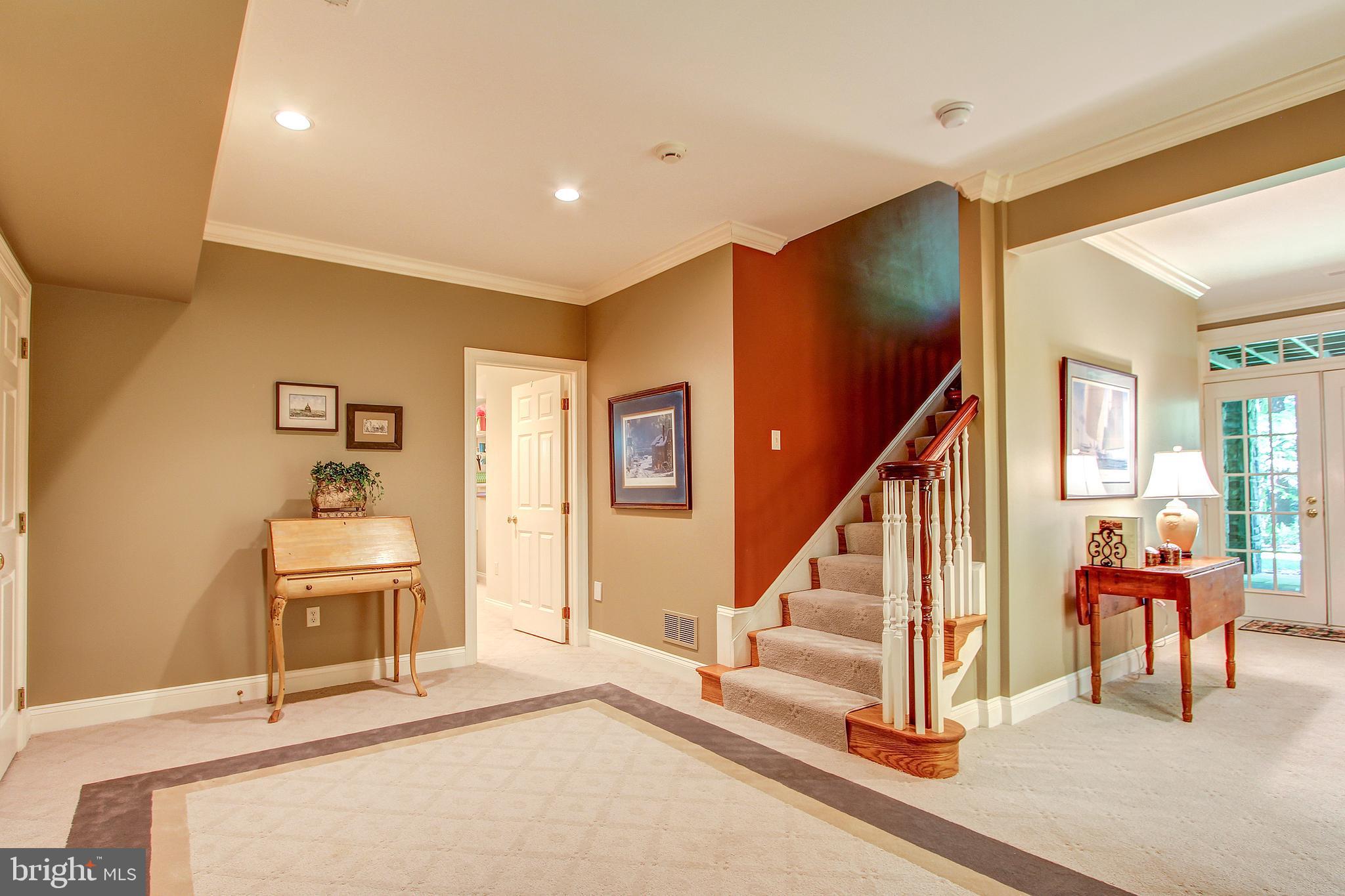 11217 River View Drive Potomac, MD 20854 - Photo 25 of 40 Lower Level Landing