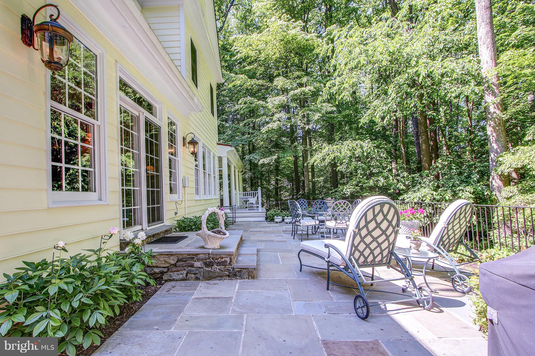 11217 River View Drive Potomac, MD 20854 - Photo 34 of 40 Exterior (Rear)