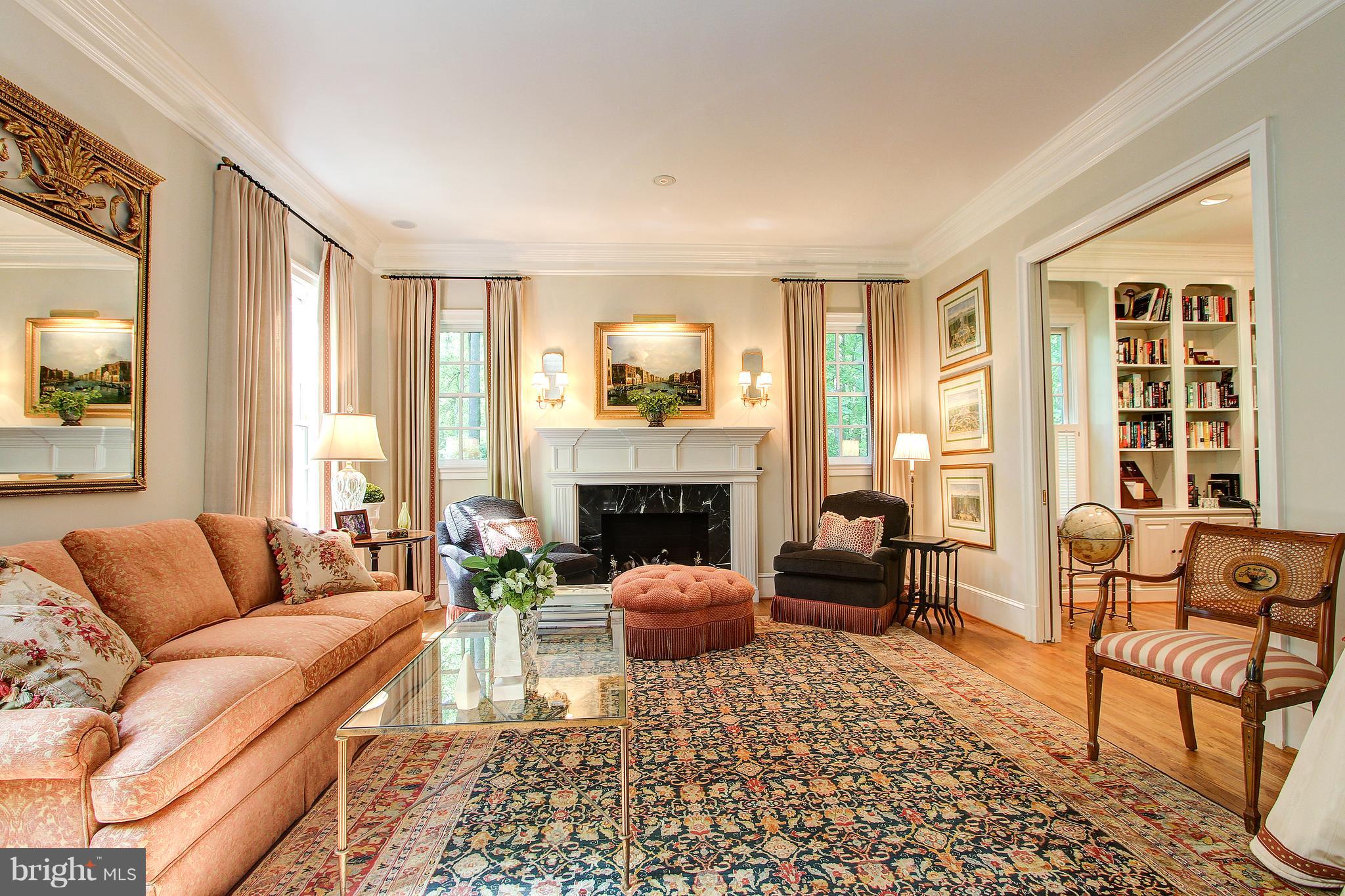 11217 River View Drive Potomac, MD 20854 - Photo 5 of 40 Living Room
