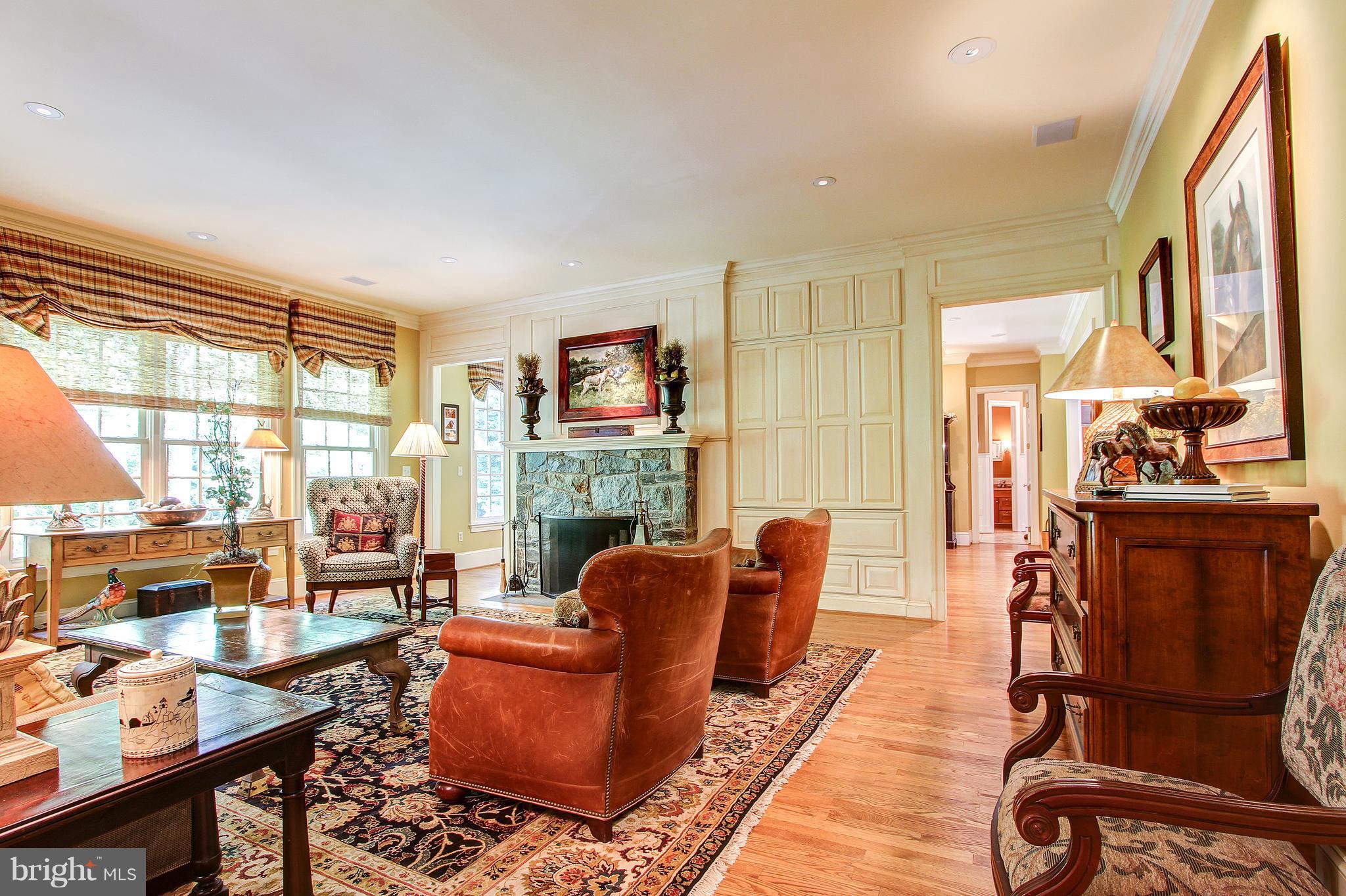 11217 River View Drive Potomac, MD 20854 - Photo 10 of 40 Family Room