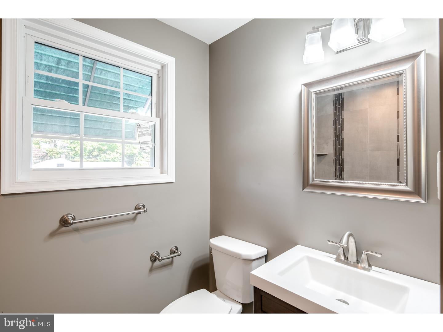 8333 Rising Sun Avenue Philadelphia, PA 19111 - Photo 8 of 22 Gallery Image 8