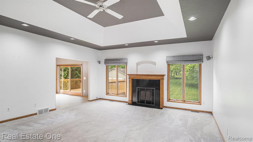 5305 Fern Drive Fenton, MI 48430 - Photo 9 of 31