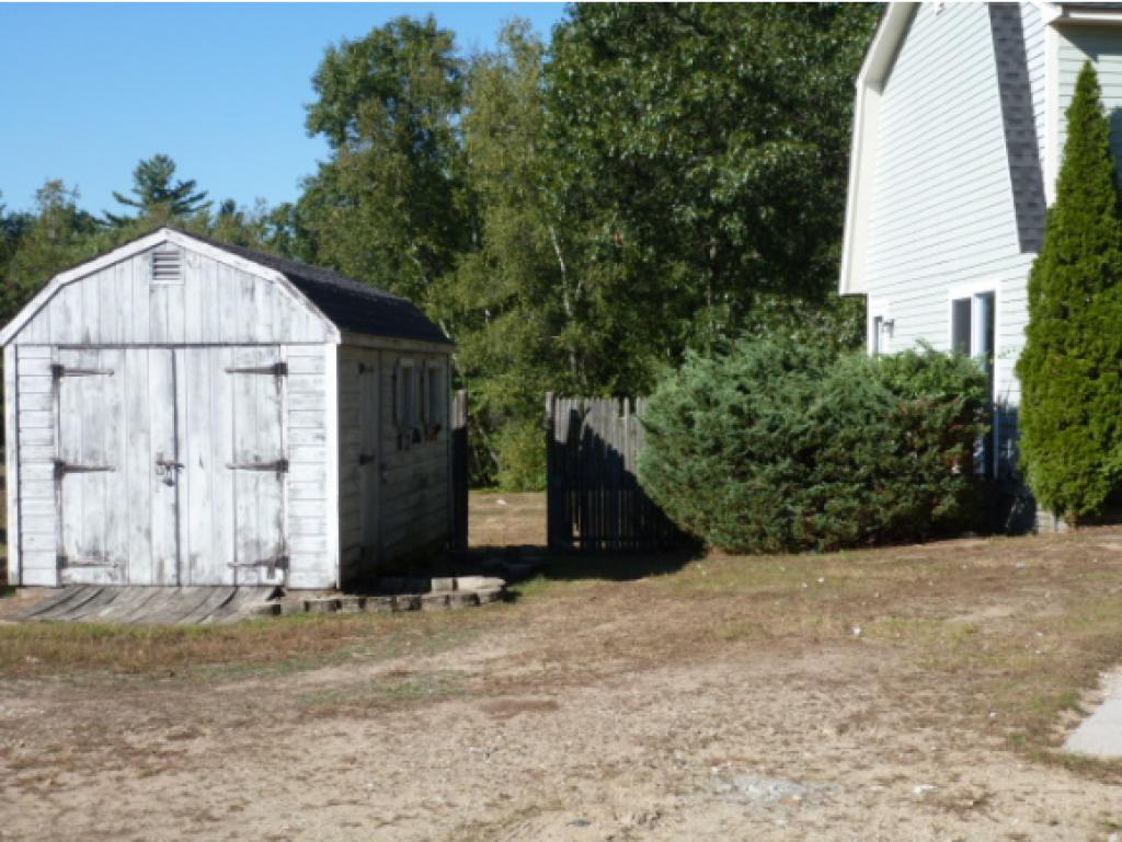 166 Island Pond Road Derry, NH 03038 - Photo 4 of 34