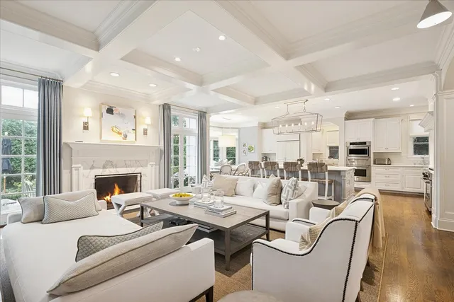 $2,995,000 | 349 East Blodgett Avenue, Lake Bluff, IL 60044