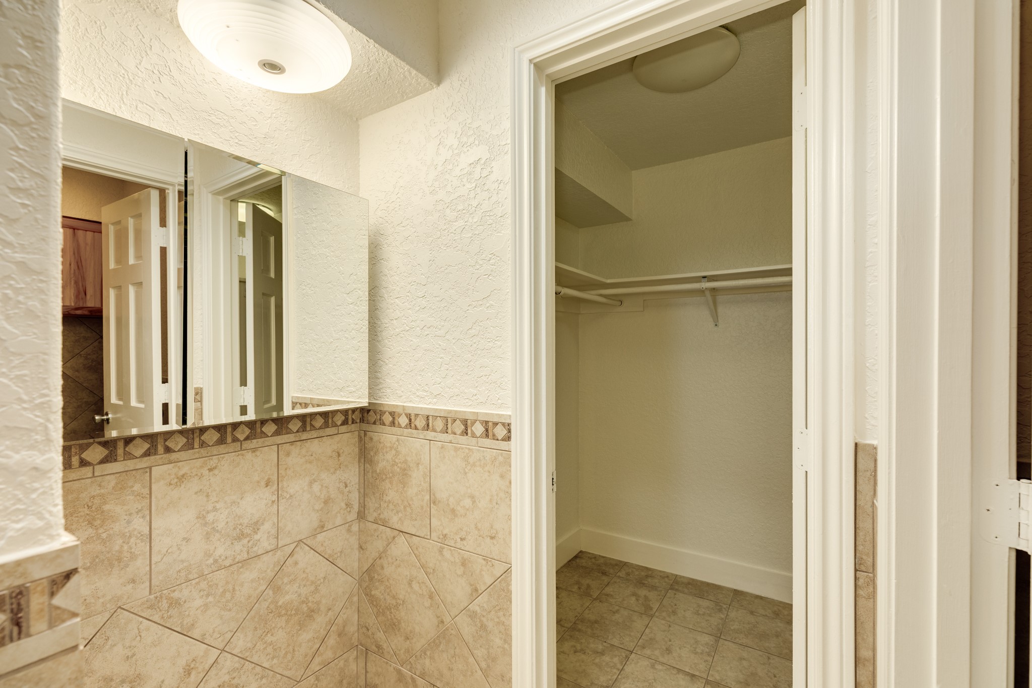 411 Sailfish Lane, Unit 101 Freeport, TX 77541 - Photo 38 of 46 a view of an empty room