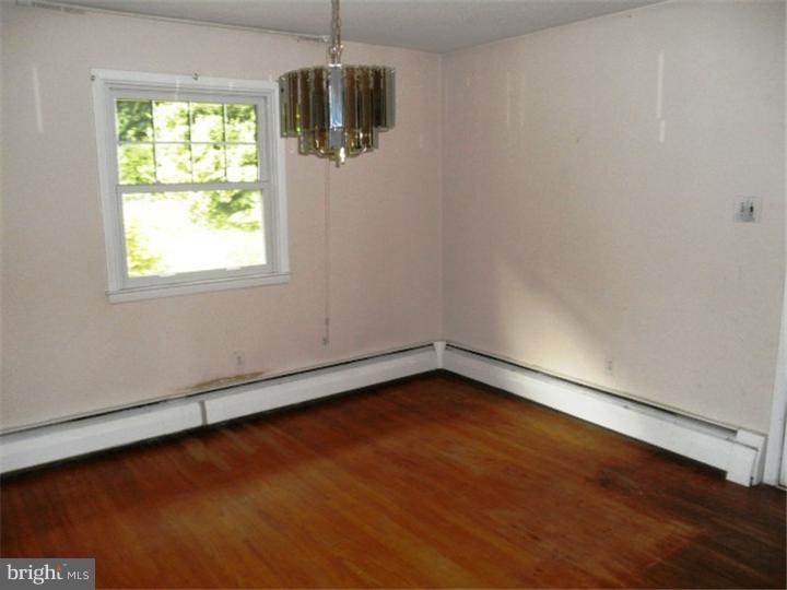 522 Farnum Road Media, PA 19063 - Photo 8 of 24 Dining Room